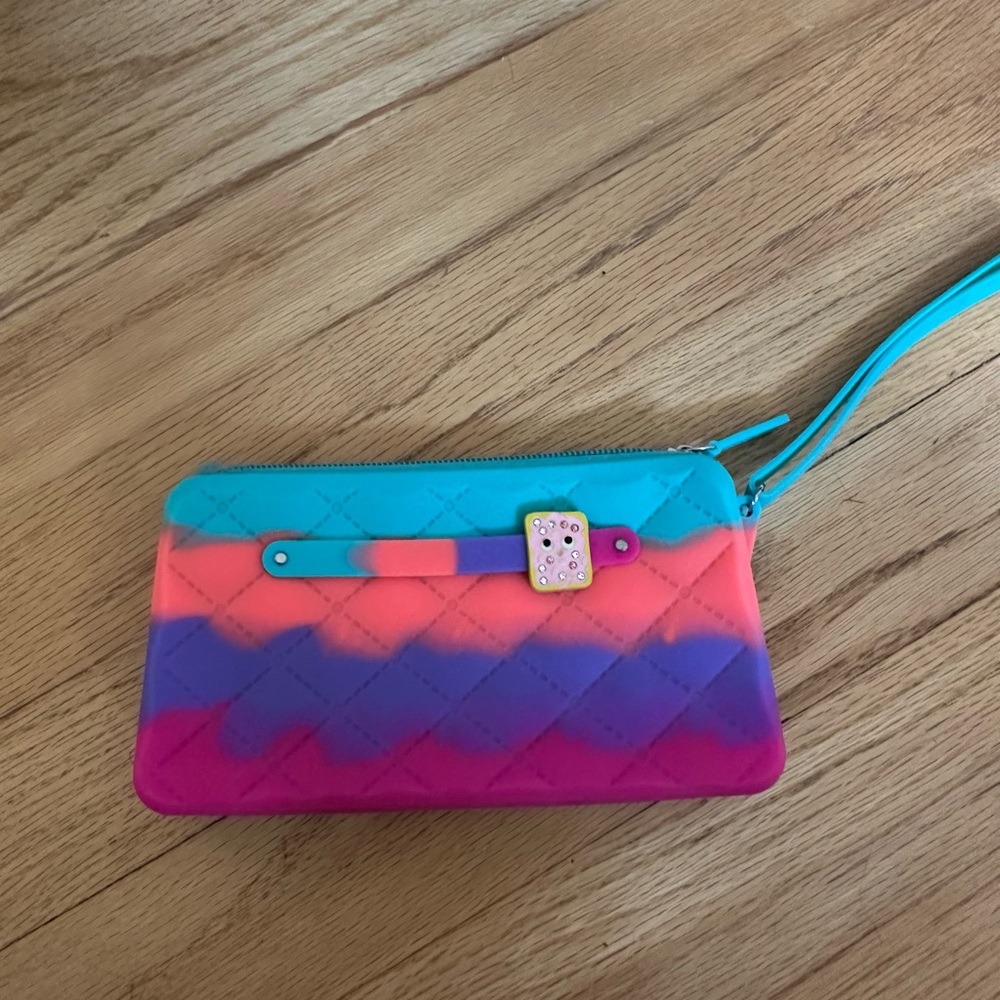 American Jewel gummy bag wristlet
